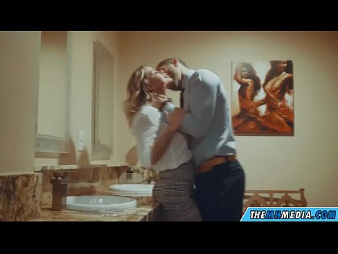 ❤️ Kiedy biuściasta blondynka uwodzi cię w publicznej toalecie ❤️ Porno fb at us ❌️❤